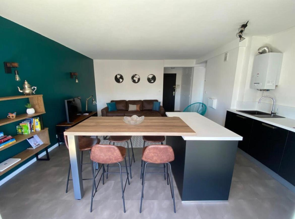 Vue Sur Les Toits De Tours Apartment Luaran gambar
