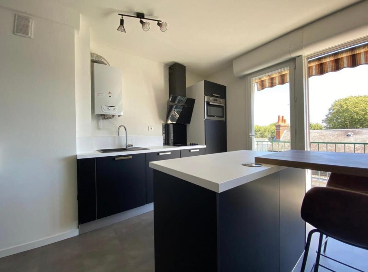 Vue Sur Les Toits De Tours Apartment Luaran gambar