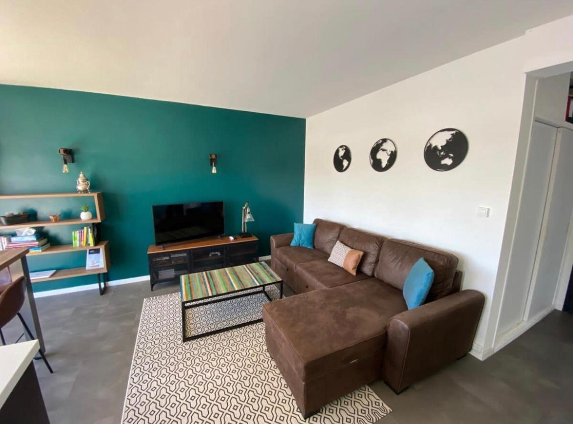 Vue Sur Les Toits De Tours Apartment Luaran gambar