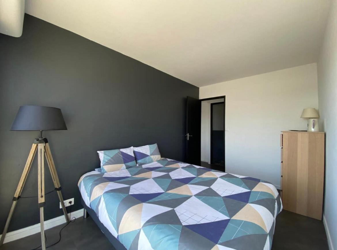 Vue Sur Les Toits De Tours Apartment Luaran gambar
